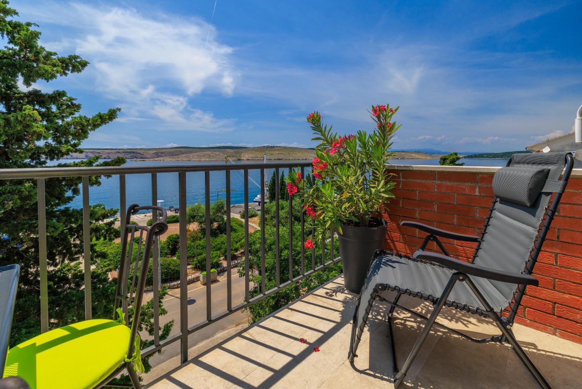 Apartmani Viktorija Jadranovo Exteriör bild