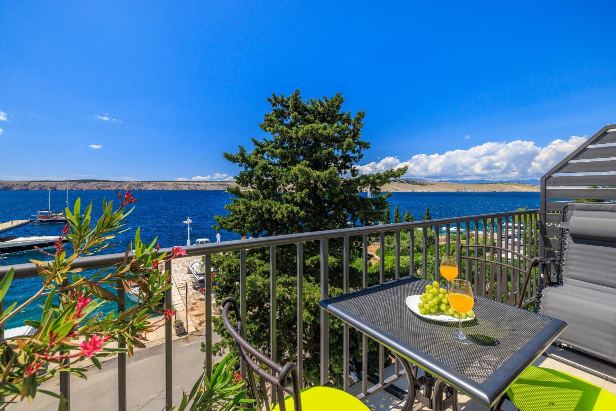Apartmani Viktorija Jadranovo Exteriör bild