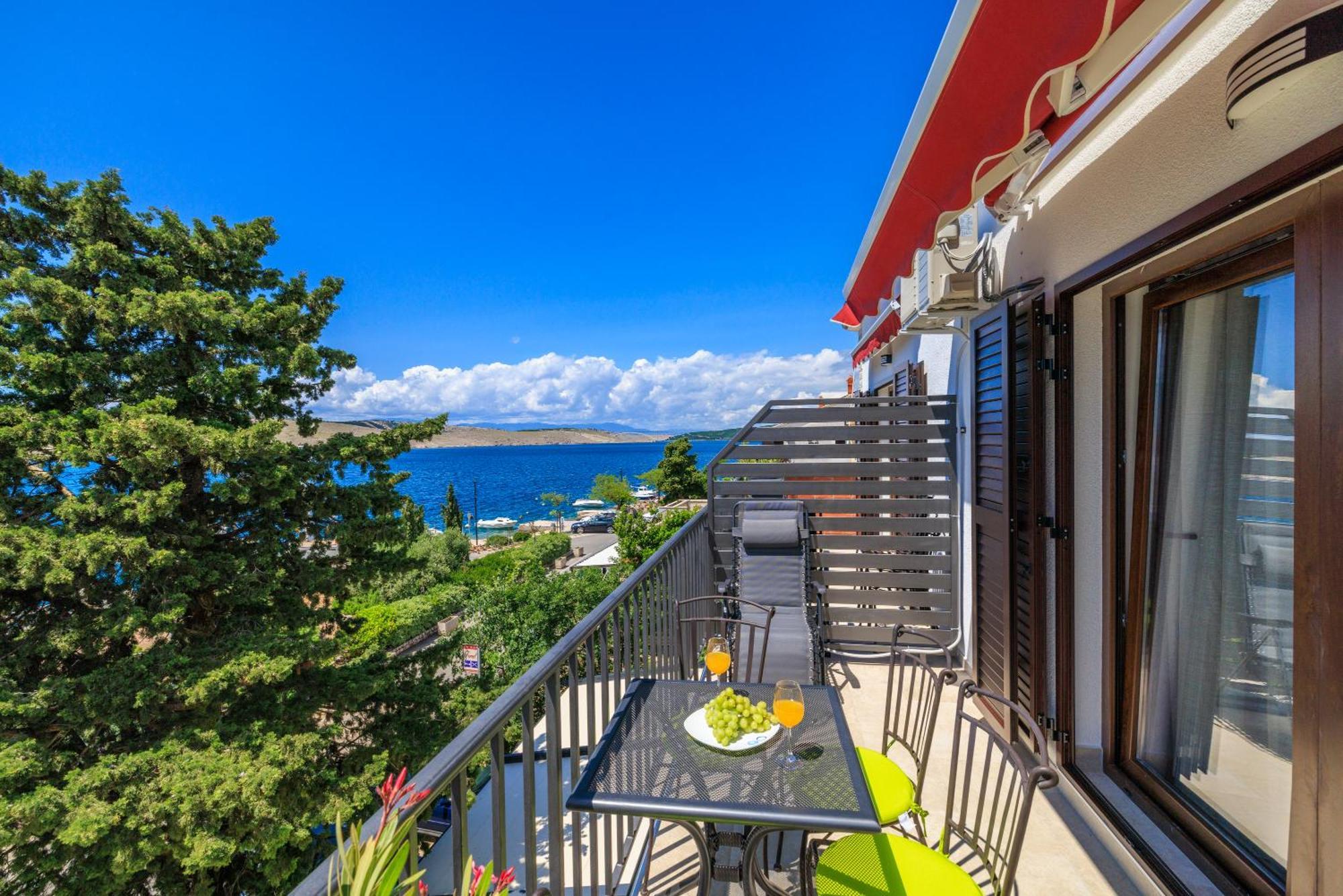 Apartmani Viktorija Jadranovo Exteriör bild