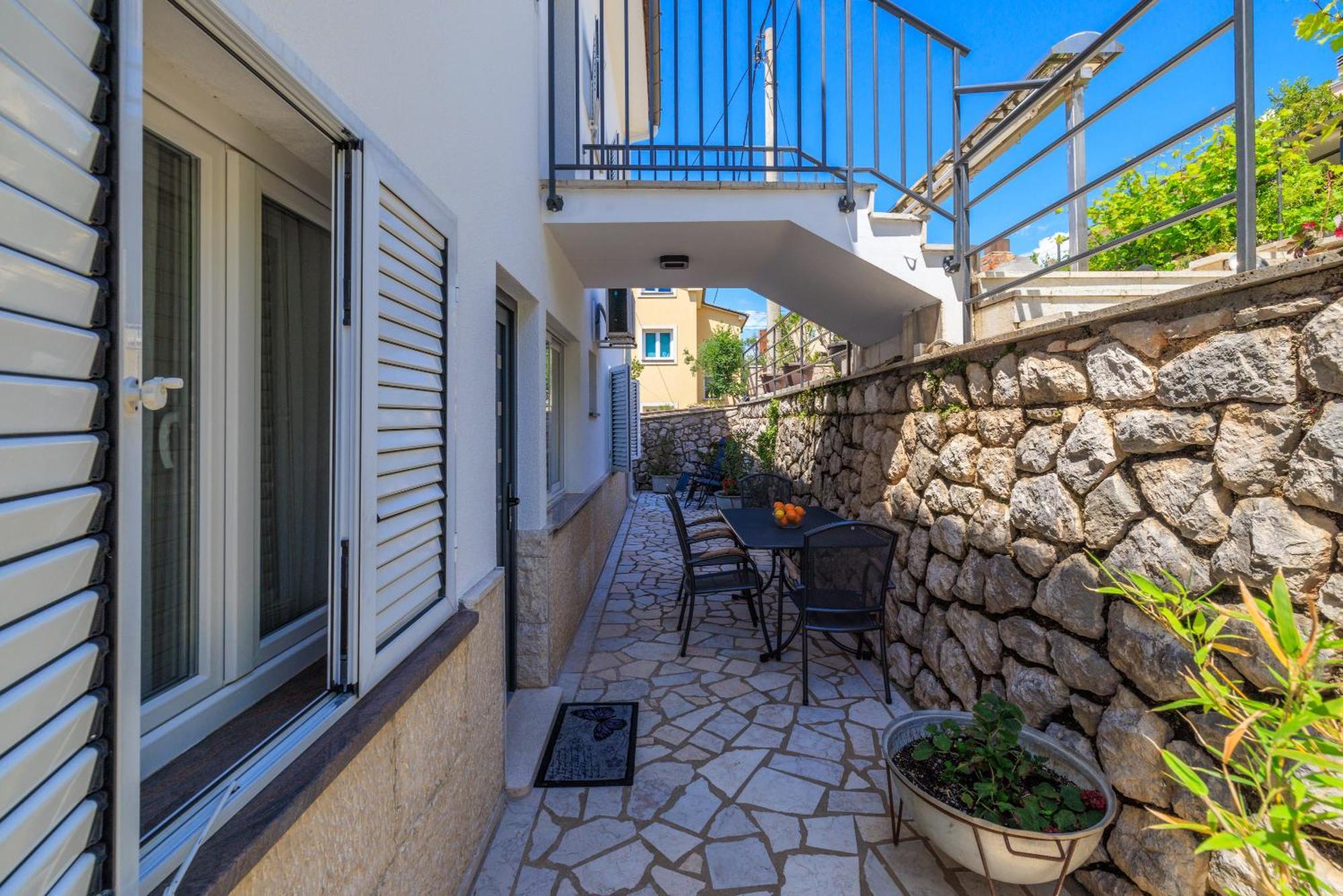 Apartmani Viktorija Jadranovo Exteriör bild