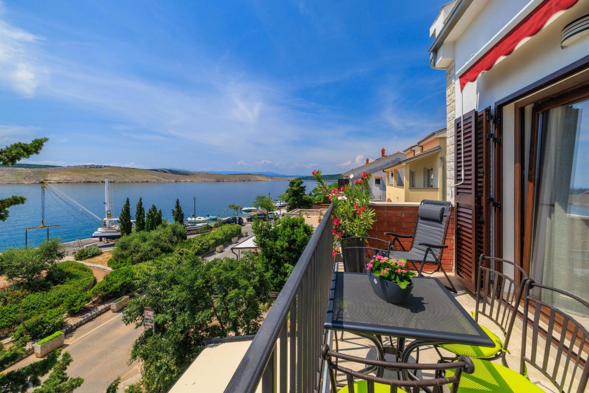 Apartmani Viktorija Jadranovo Exteriör bild
